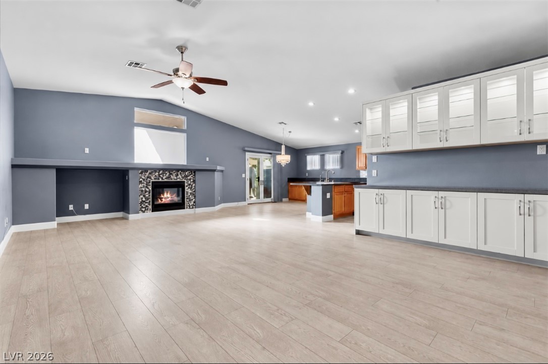 413 West Azure Avenue Property Photo 8