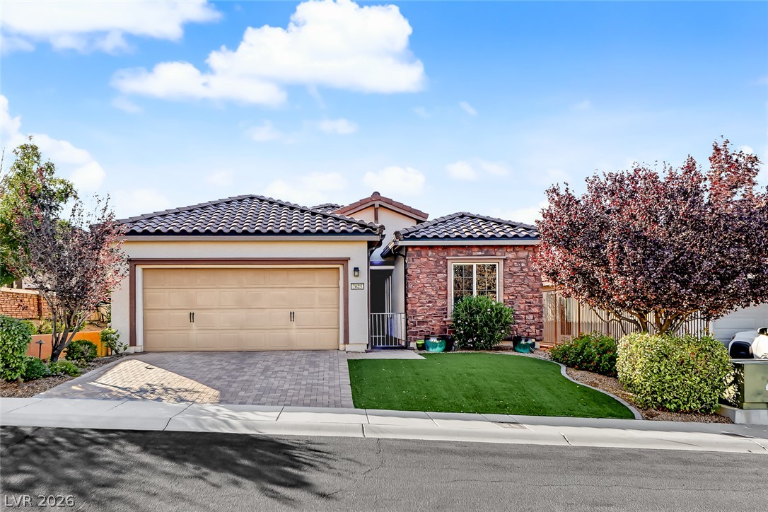 2625 Bechamel Place Property Photo 1
