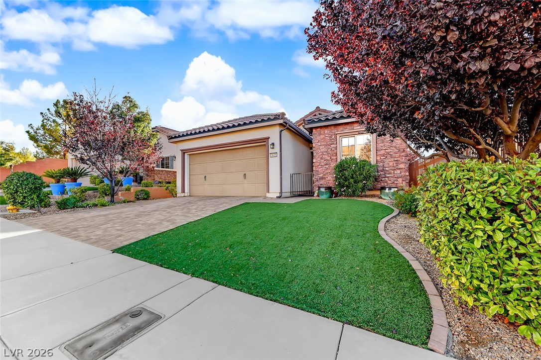2625 Bechamel Place Property Photo 4