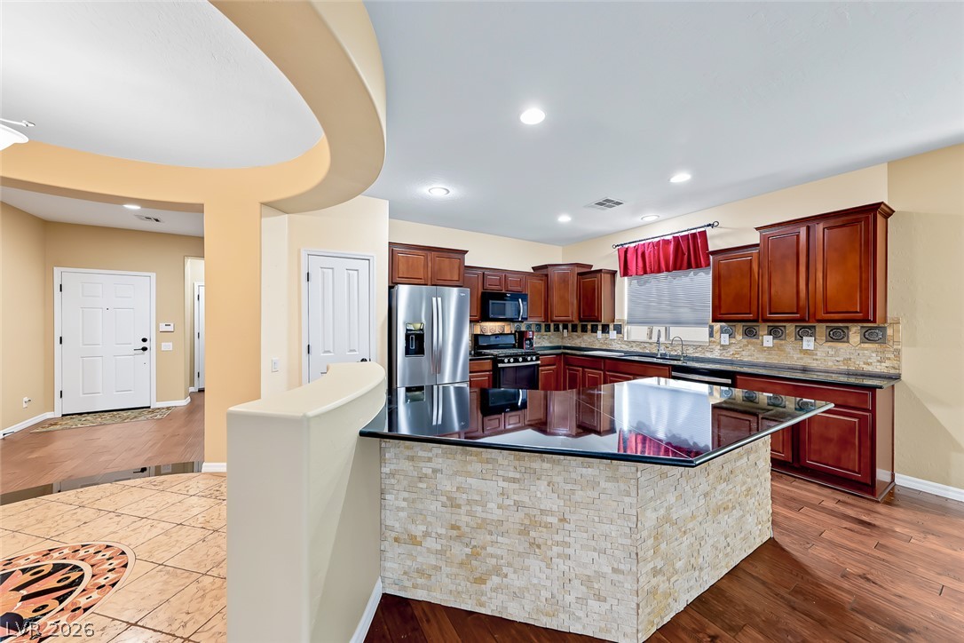 2625 Bechamel Place Property Photo 14