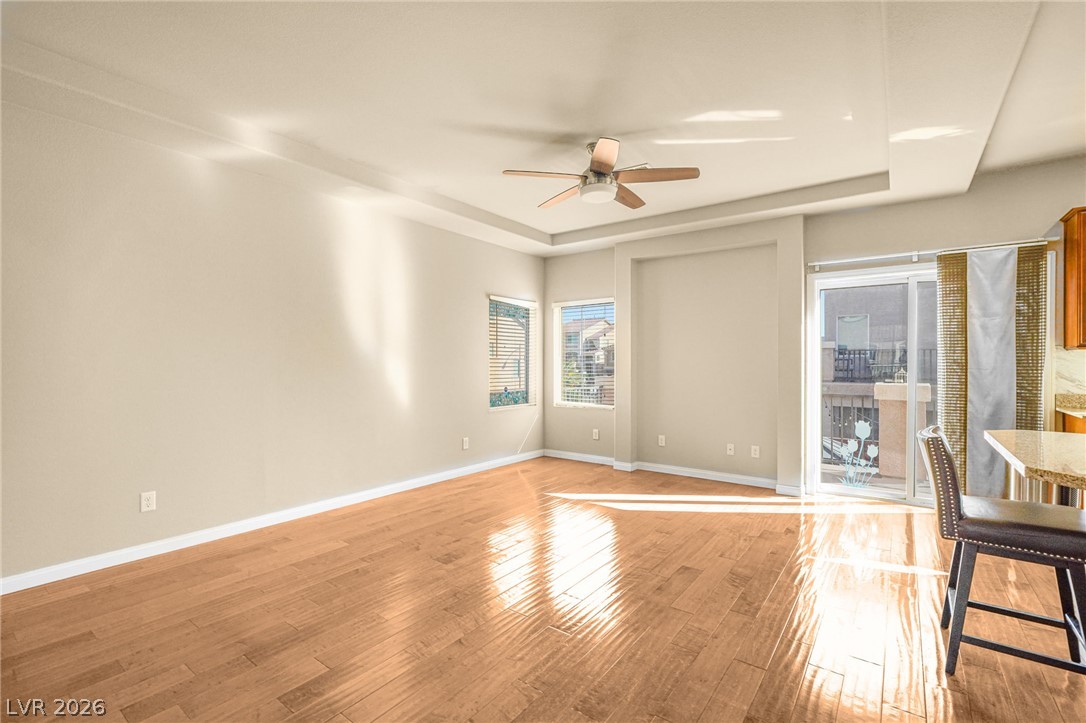 6005 Crown Palms Avenue Property Photo 6