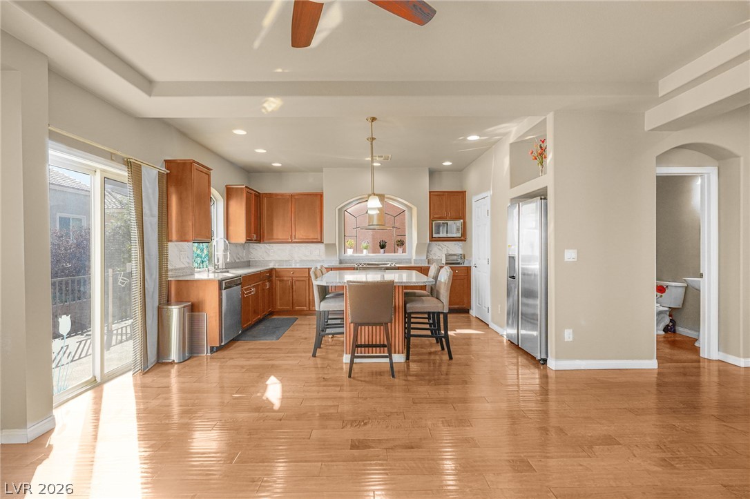 6005 Crown Palms Avenue Property Photo 8