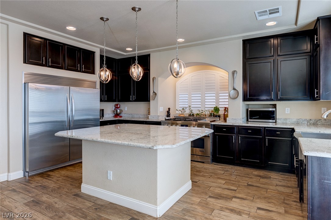 6403 Brandon Hills Court Property Photo 3