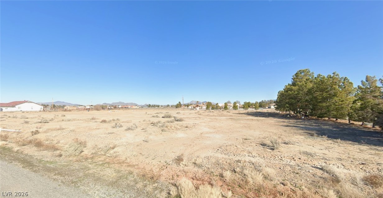 1350 West Iguana Street Property Photo 2