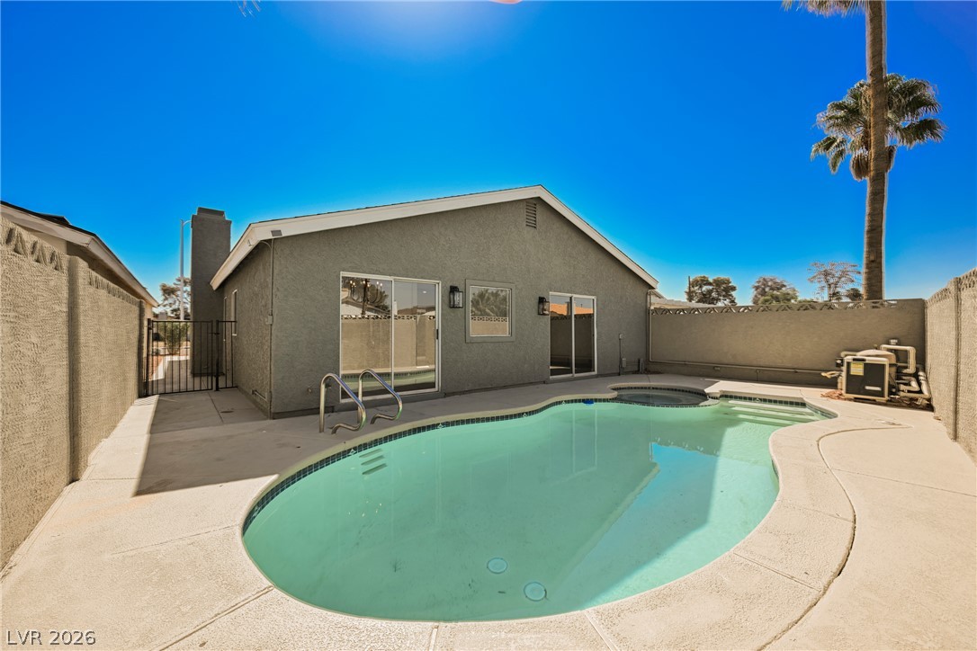 5065 Celebrity Circle Property Photo 1