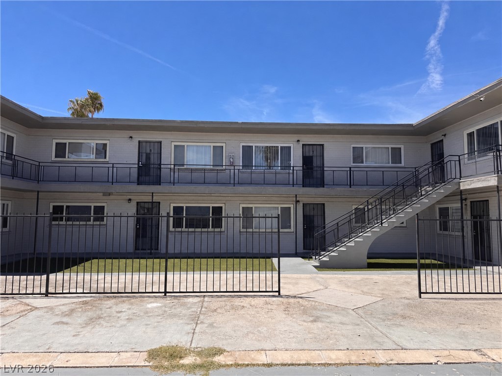 2213 Sunrise Avenue Property Photo 2
