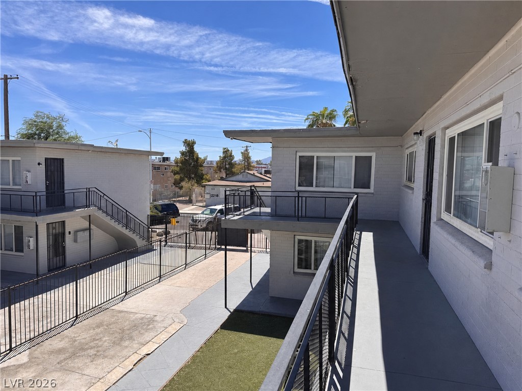 2213 Sunrise Avenue Property Photo 3