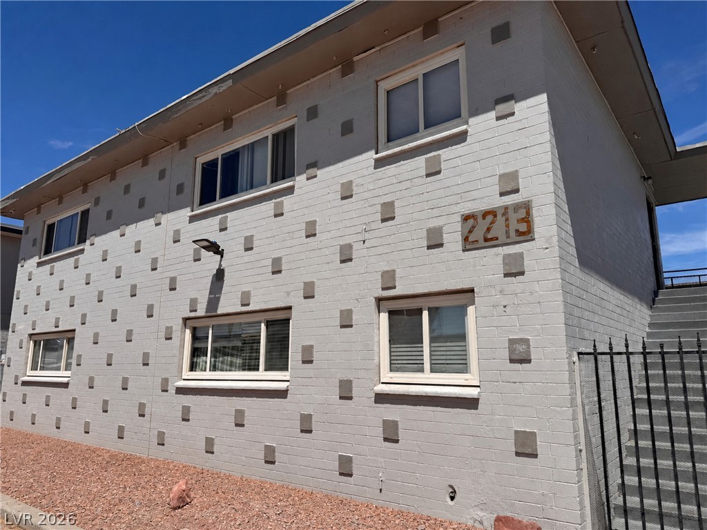 2213 Sunrise Avenue Property Photo 4