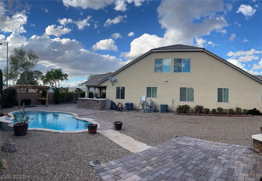 5601 Mackenzie Park Court Property Photo 1