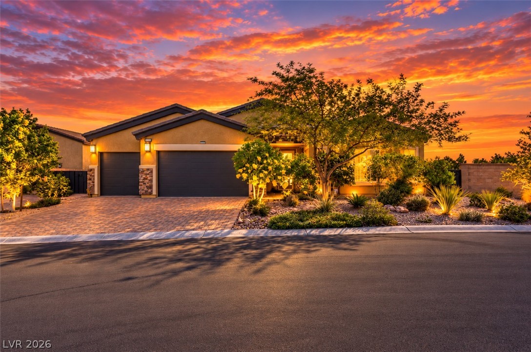 4318 West Velvet Ridge Court Property Photo 1