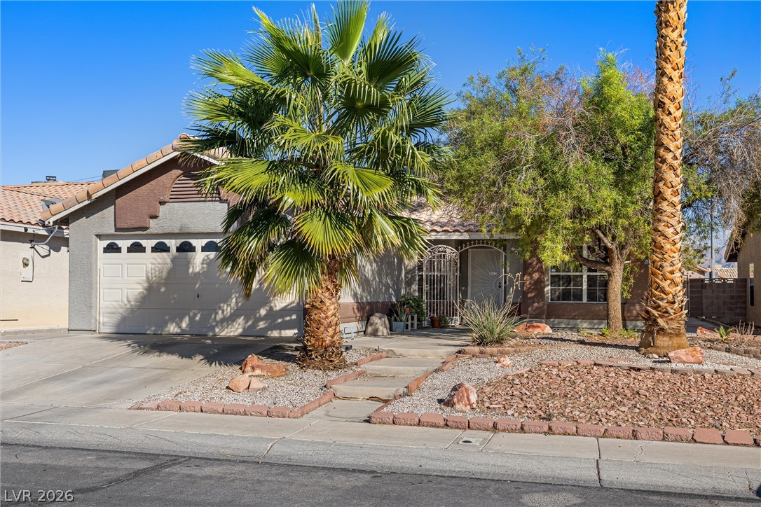 2116 Twisted Oak Avenue Property Photo 1