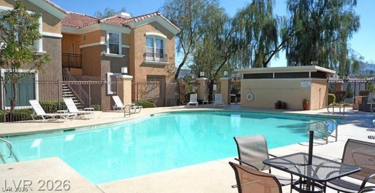 2325 Windmill Parkway 1813 Property Photo 4