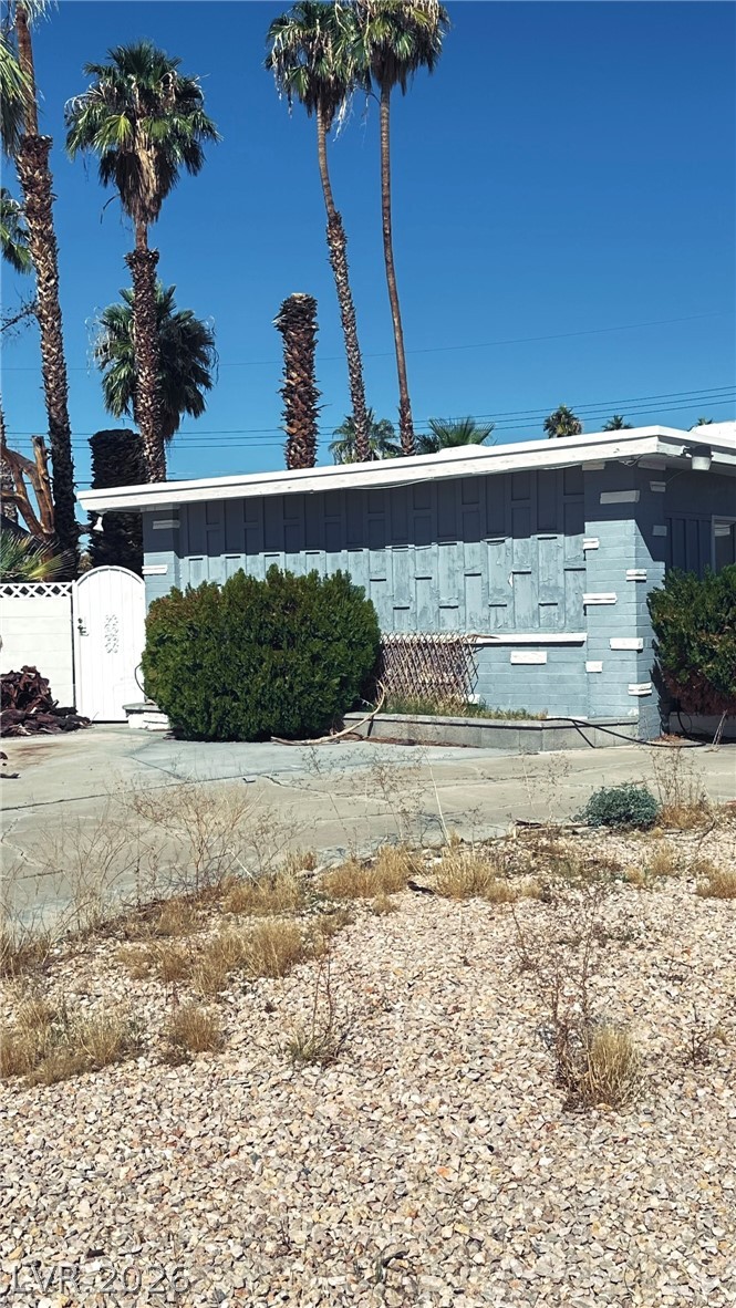 547 East Oakey Boulevard Property Photo 2