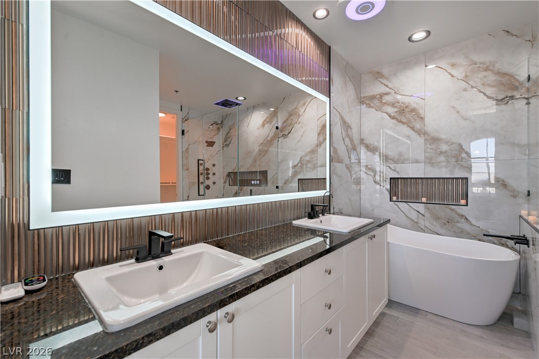 2405 West Serene Avenue 717 Property Photo 3