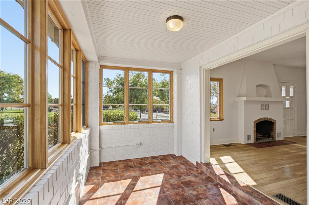 324 Nevada Way Property Photo 6