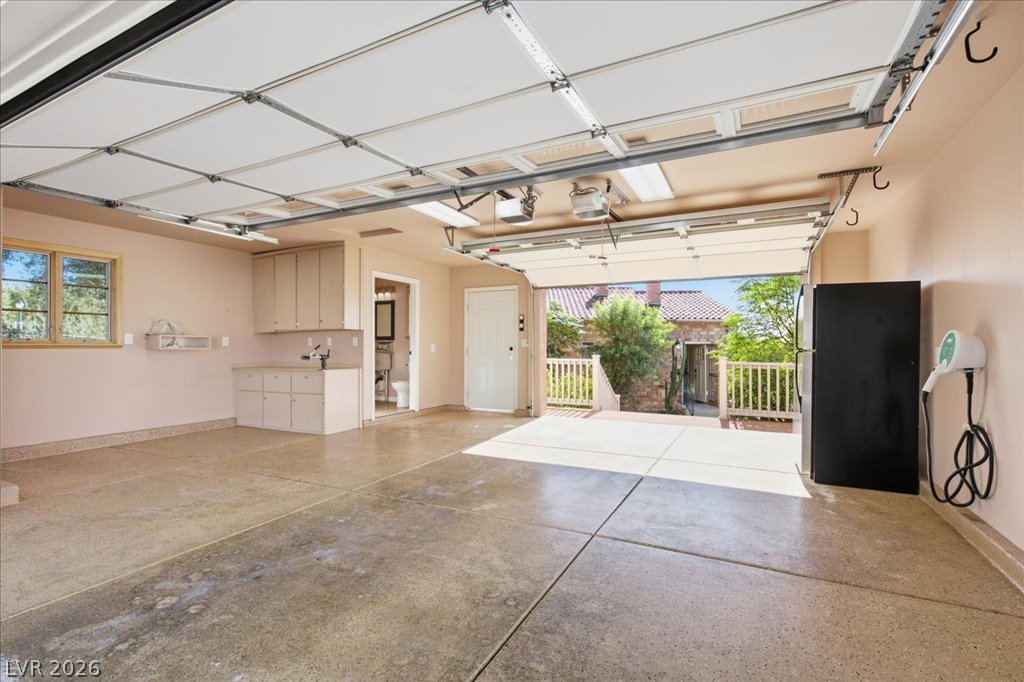 324 Nevada Way Property Photo 7