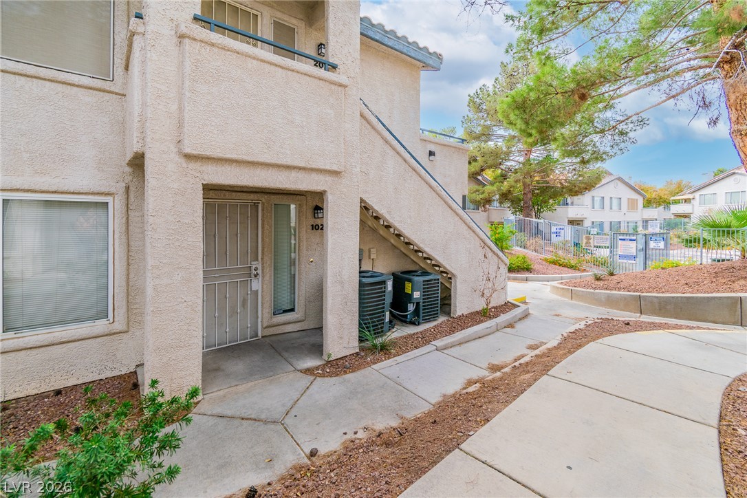 3128 Tarpon Drive 102 Property Photo 1