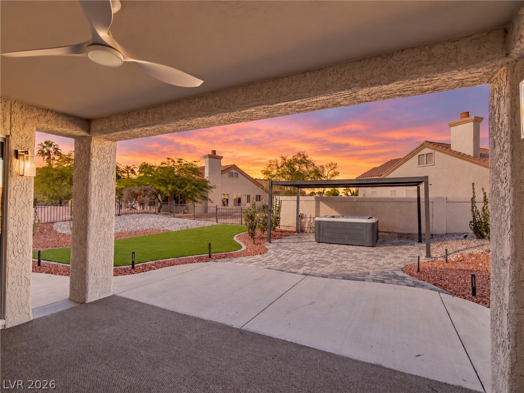 9208 Cactus Wood Drive Property Photo 7
