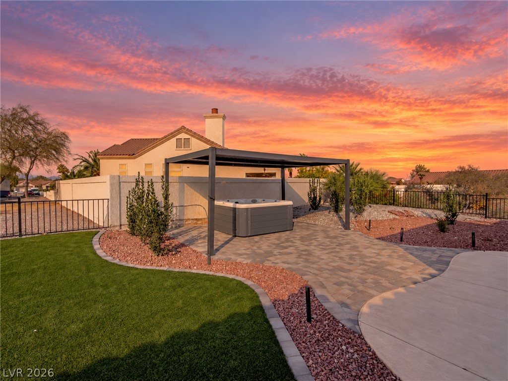 9208 Cactus Wood Drive Property Photo 26