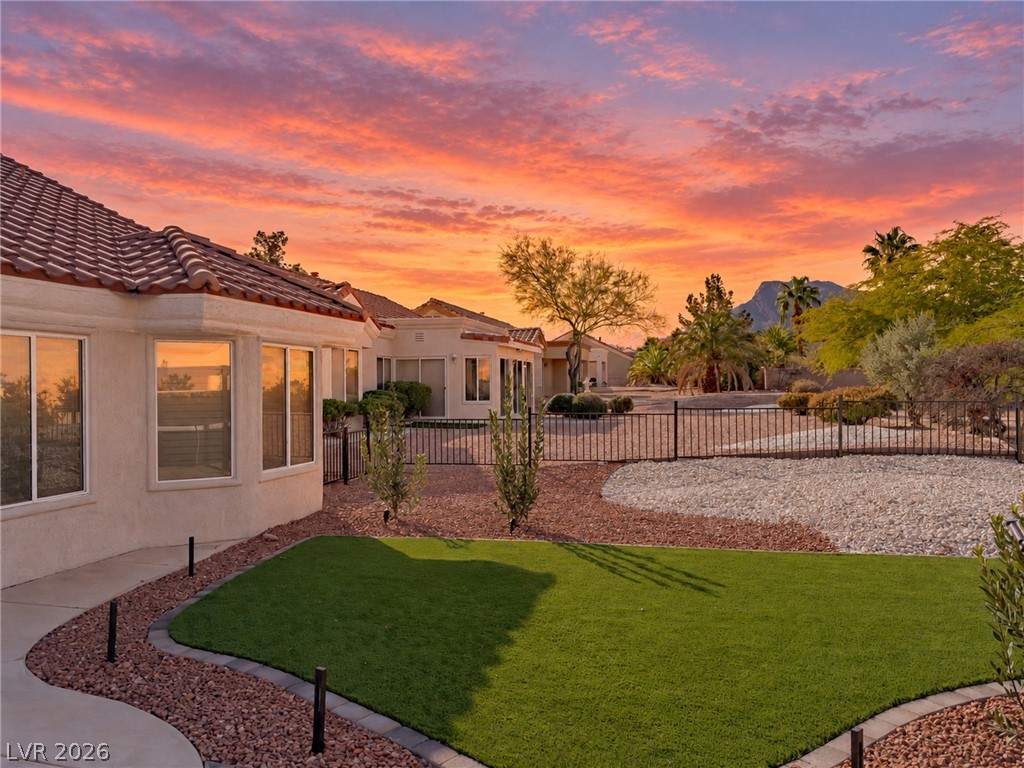 9208 Cactus Wood Drive Property Photo 28