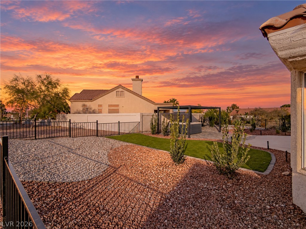 9208 Cactus Wood Drive Property Photo 29