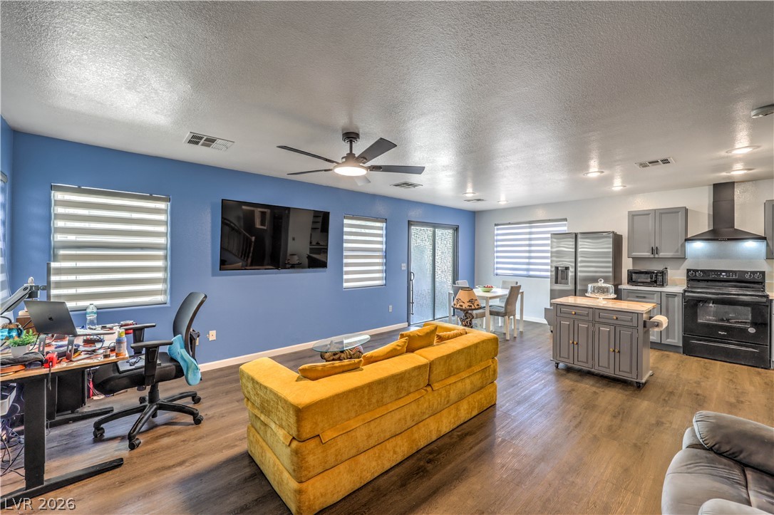8288 Amphora Street Property Photo 3