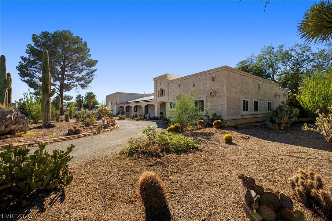 1823 Valley Drive Property Photo 2