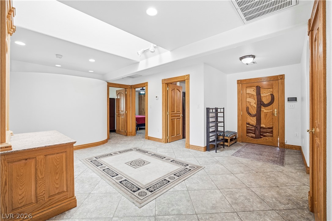 1823 Valley Drive Property Photo 8