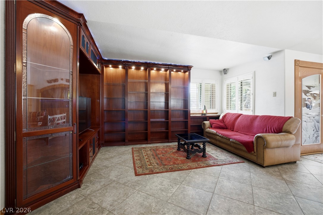 1823 Valley Drive Property Photo 31