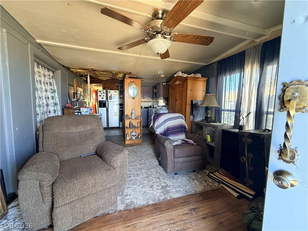 1081 South Comstock Circle Property Photo 4