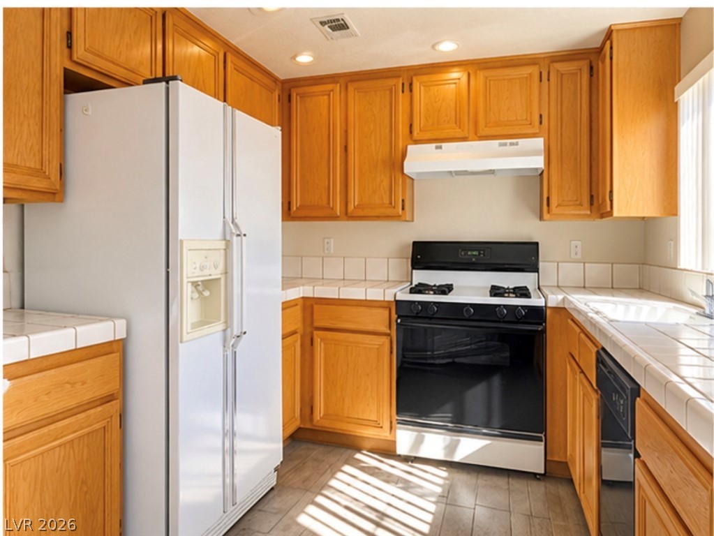 393 Seine Way Property Photo 2
