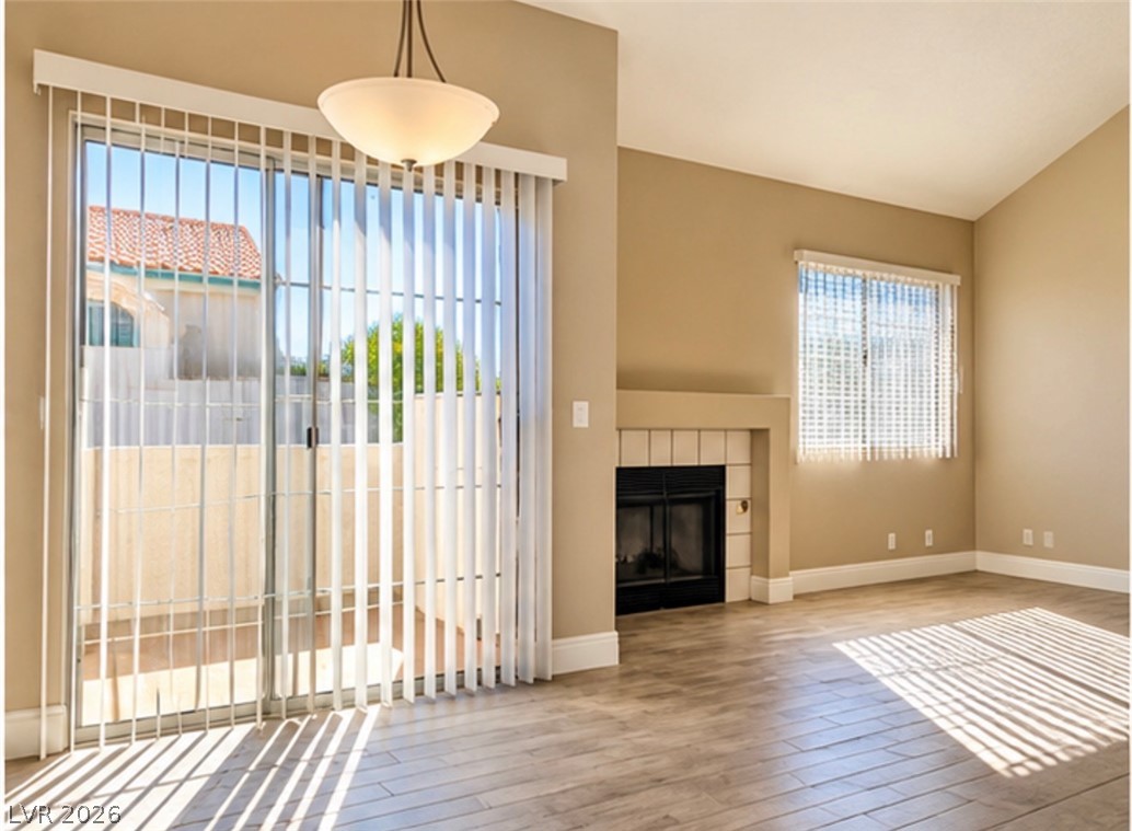 393 Seine Way Property Photo 3