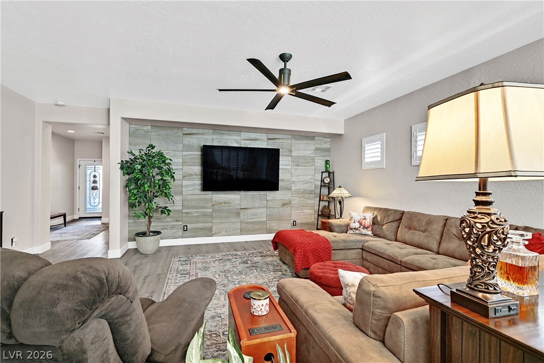 2683 Lochleven Way Property Photo 6