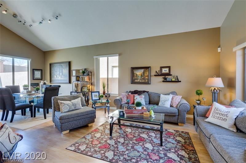 813 White Falcon Street Property Photo 3