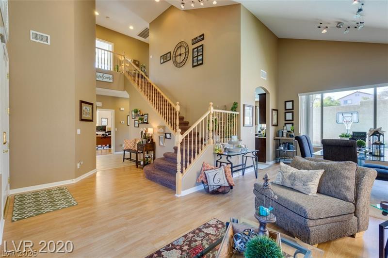 813 White Falcon Street Property Photo 4