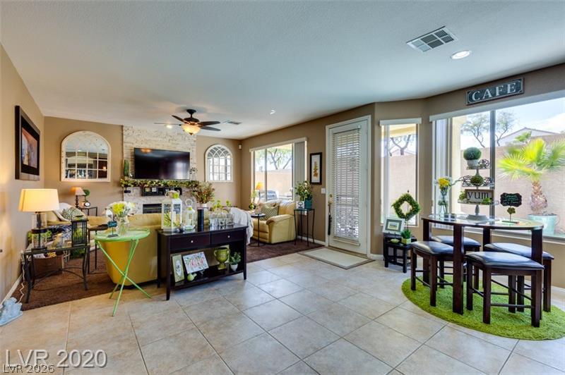 813 White Falcon Street Property Photo 8