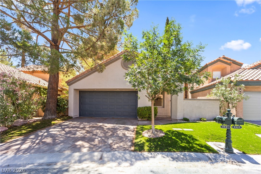 8921 Diamond Falls Drive Property Photo 1