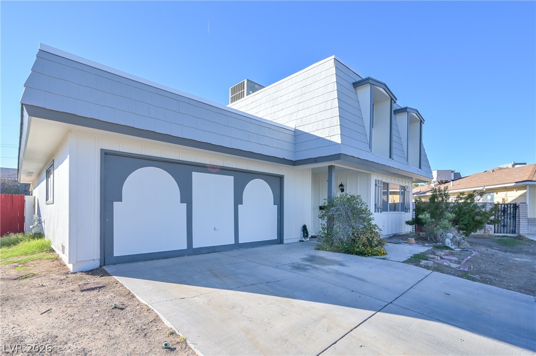 6952 Surrey Court Property Photo 1