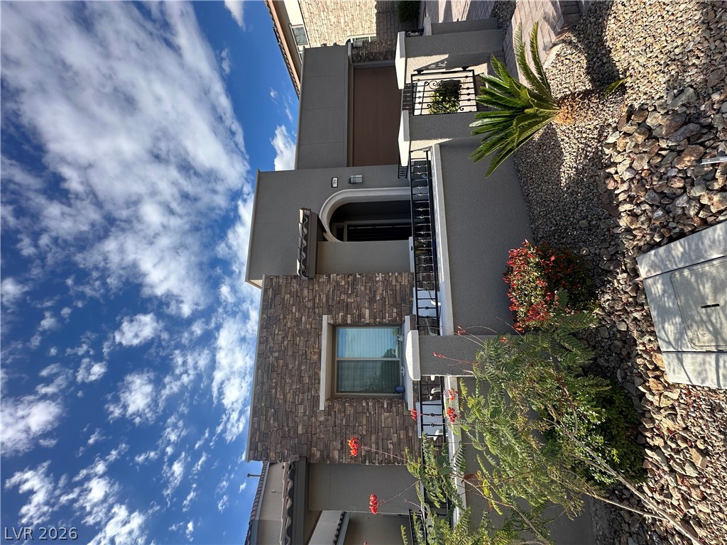 369 Molinetto Street Property Photo 1