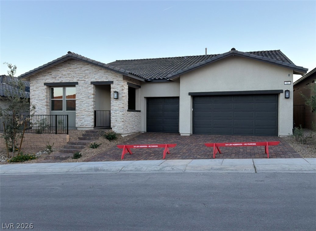 381 Tigullio Avenue Property Photo 1