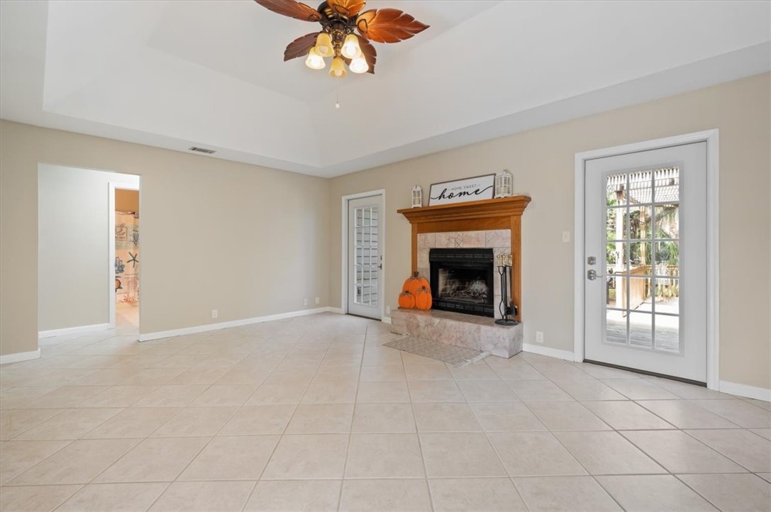 109 Marsh Oak Drive Property Photo 8