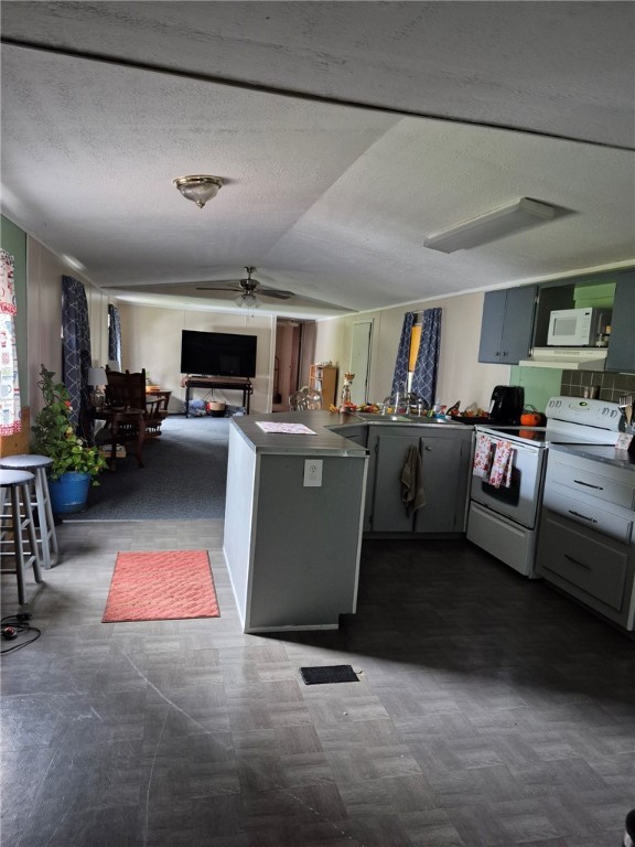 743 Sandy Loop Property Photo 15