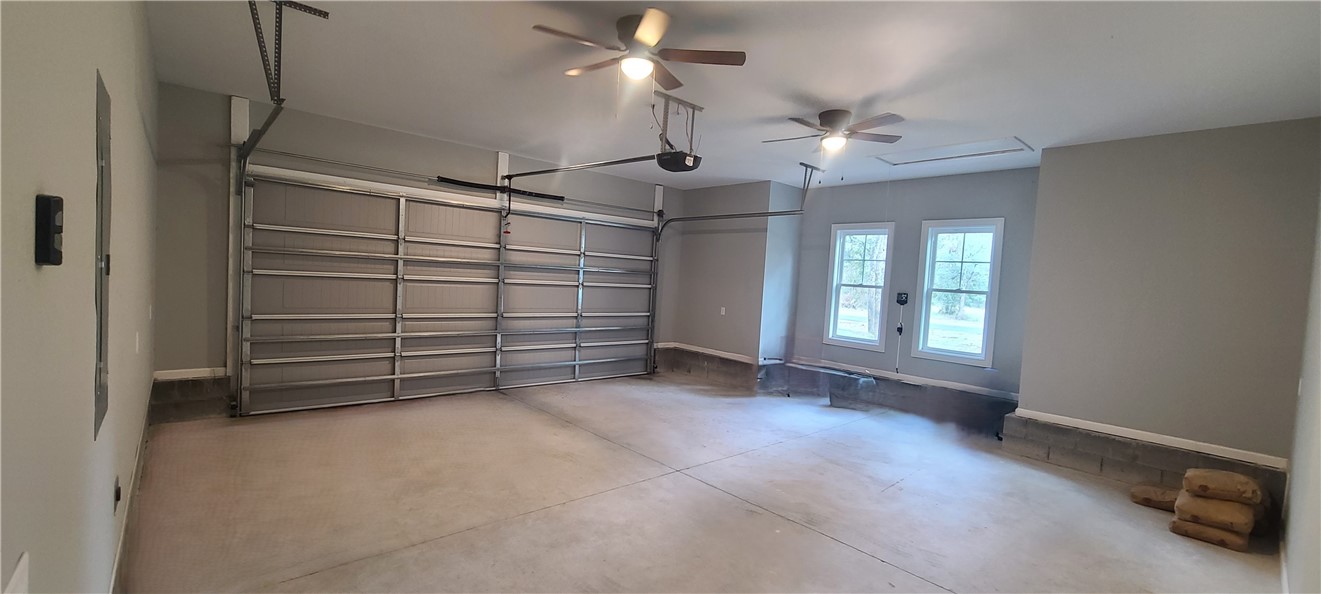 1231 Village Green Ne Property Photo 50