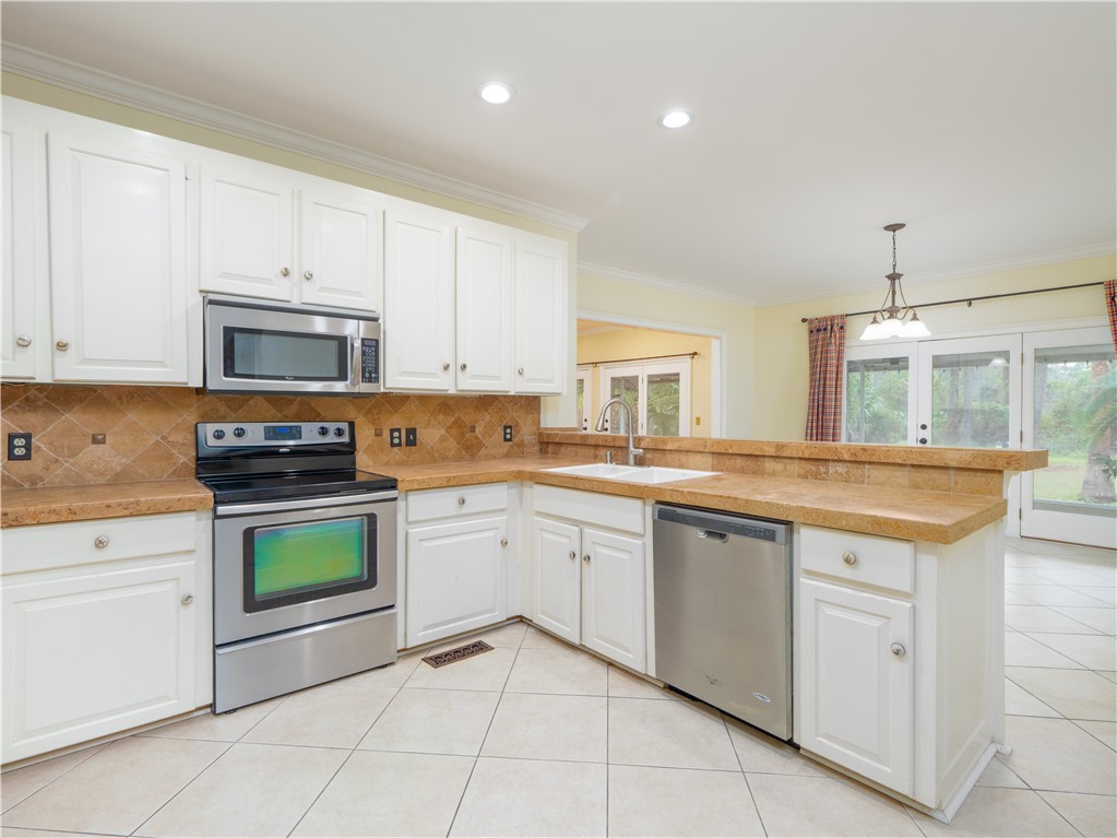 322 Oak Grove Island Drive Property Photo 17