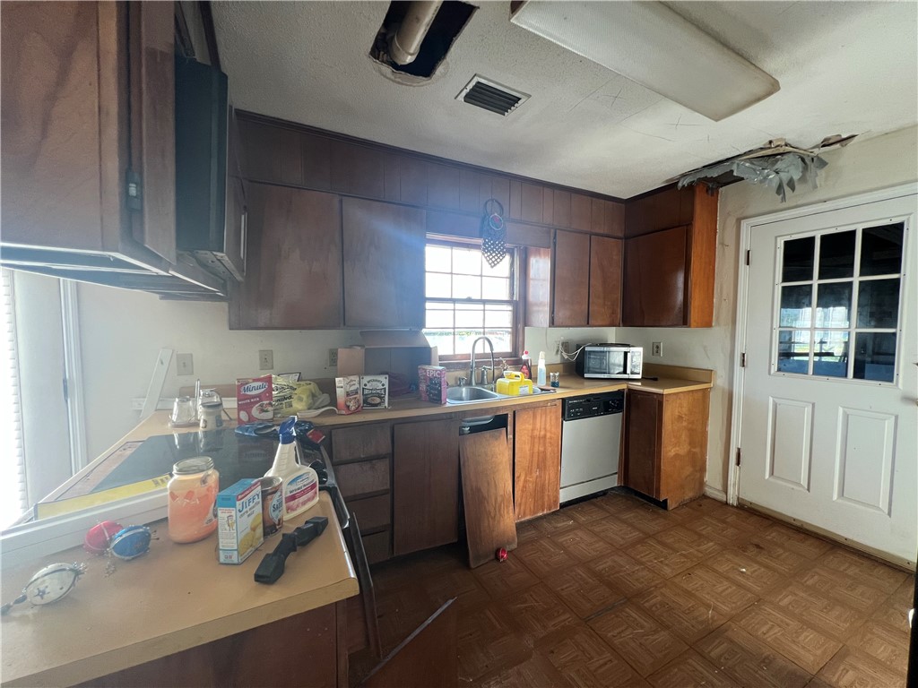 1042 Cribbs Road Sw Property Photo 13