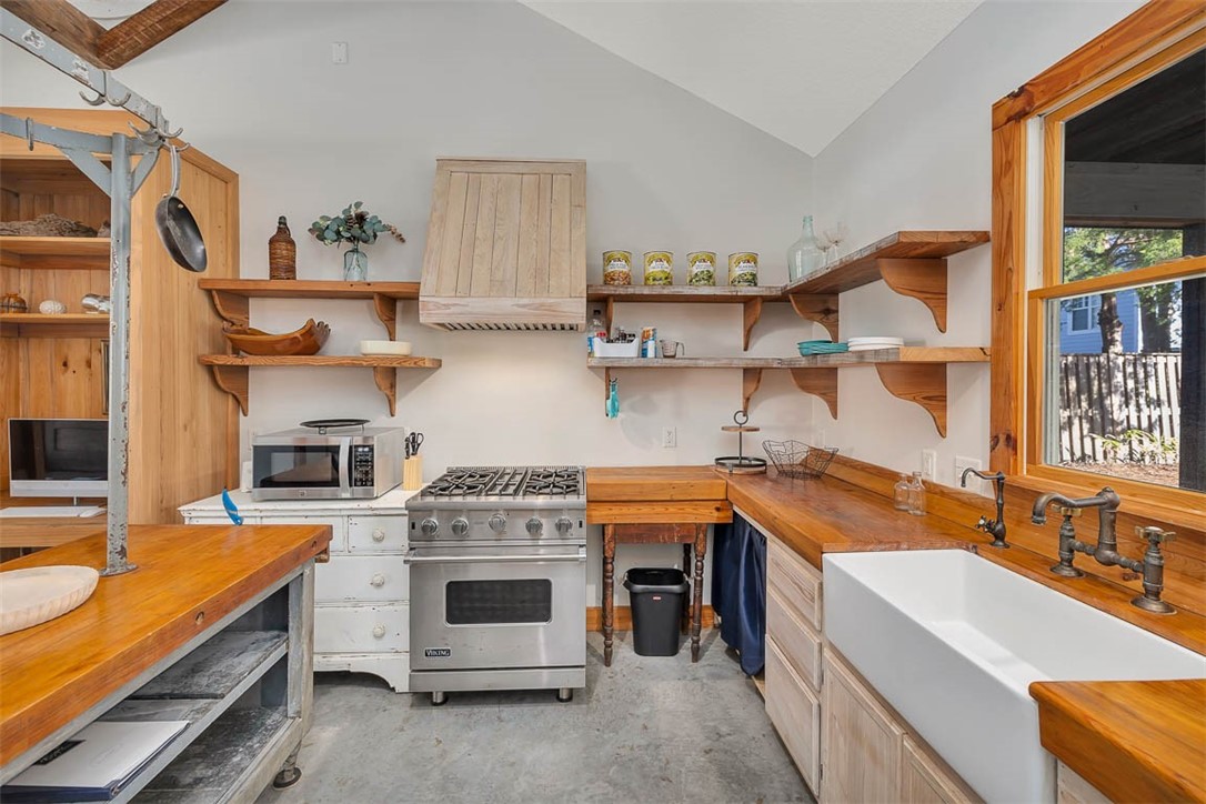 1106 George Lotson Ave Property Photo 4