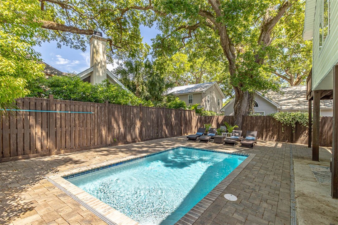 608 Beach Drive Property Photo 1
