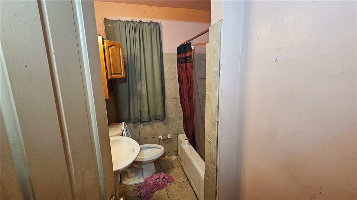 2100 Cate Street Property Photo 10