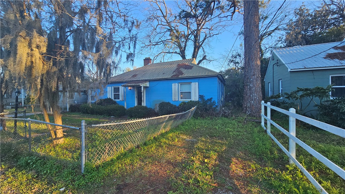 2100 Cate Street Property Photo 18