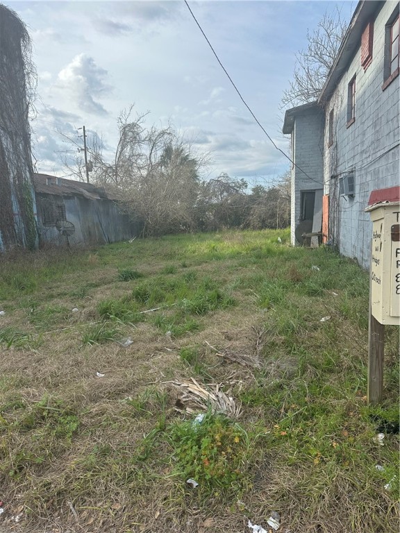 655 Oak Street Property Photo 3